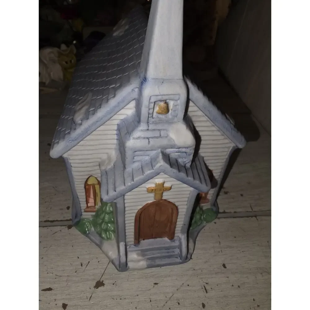 Vintage 1991 Americana Lighted Porcelain Collectible St. Paul's Church Village